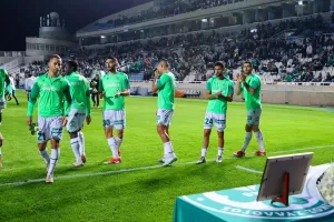 (Βίντεο-Φώτος) Λουλούδια στη μνήμη των αδικοχαμένων για το ατύχημα στο Φρέναρος 