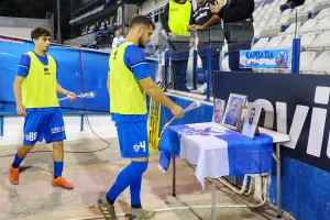 Συγκινητική στιγμή στο "ΠΑΠ" (Φώτος)