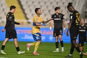 16-0 (ΑΠΟΕΛ-ΑΕΛ)!