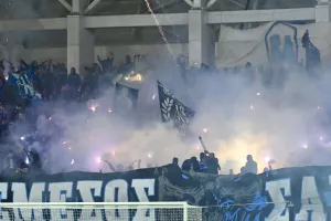Κρούει τον κώδωνα...