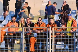 (Φώτος) Ο κόσμος στο Πάφος-ΑΠΟΕΛ