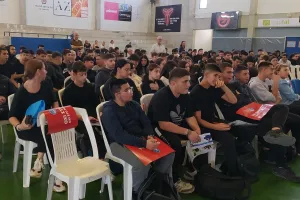 ΠΑΣΠ/"Μήνυμα κατά της βίας με πρόσωπο έκπληξη!" (βίντεο/φώτος)