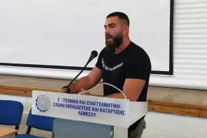 ΠΑΣΠ/"Μήνυμα κατά της βίας με πρόσωπο έκπληξη!" (βίντεο/φώτος)