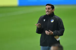 Τον βελτιώνει αλλά δεν είναι αρκετό 