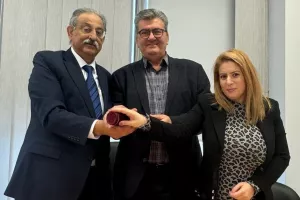 Μνημόνιο συνεργασίας Επιτροπής Δεοντολογίας και Εθνικής Σχολής με Αριστοτέλειο Πανεπιστήμιο