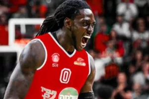 Κι επίσημη η επιστροφή του Μότλεϊ στη Χάποελ Τελ Αβίβ