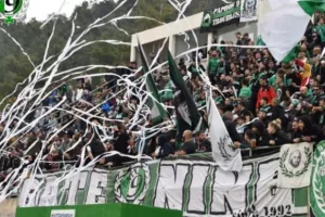 Θύρα 9: "Όλοι πορεία, μετά Αρχέρμου"