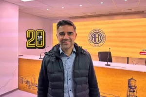 Πόζαρε ο Μαρίνος 