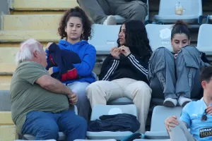 (Φώτος) Ο κόσμος στο Πάφος-ΑΠΟΕΛ