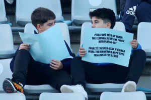 (Φώτος) Ο κόσμος στο Πάφος-ΑΠΟΕΛ