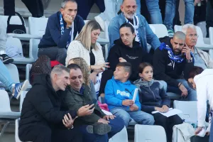 (Φώτος) Ο κόσμος στο Πάφος-ΑΠΟΕΛ