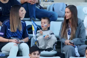 (Φώτος) Ο κόσμος στο Πάφος-ΑΠΟΕΛ