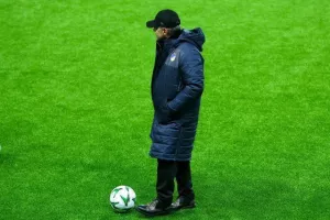 (ΦΩΤΟΣ/ΒΙΝΤΕΟ) Η προπόνηση του ΑΠΟΕΛ στο Molde Stadion 
