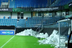 (ΦΩΤΟΣ/ΒΙΝΤΕΟ) Η προπόνηση του ΑΠΟΕΛ στο Molde Stadion 