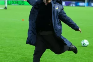 (ΦΩΤΟΣ/ΒΙΝΤΕΟ) Η προπόνηση του ΑΠΟΕΛ στο Molde Stadion 