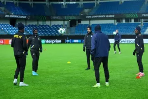 (ΦΩΤΟΣ/ΒΙΝΤΕΟ) Η προπόνηση του ΑΠΟΕΛ στο Molde Stadion 