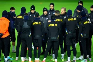 (ΦΩΤΟΣ/ΒΙΝΤΕΟ) Η προπόνηση του ΑΠΟΕΛ στο Molde Stadion 