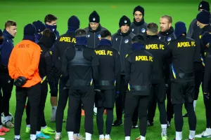 (ΦΩΤΟΣ/ΒΙΝΤΕΟ) Η προπόνηση του ΑΠΟΕΛ στο Molde Stadion 