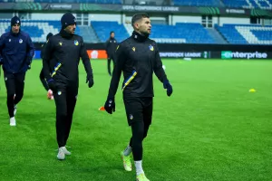 (ΦΩΤΟΣ/ΒΙΝΤΕΟ) Η προπόνηση του ΑΠΟΕΛ στο Molde Stadion 
