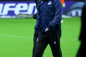 (ΦΩΤΟΣ/ΒΙΝΤΕΟ) Η προπόνηση του ΑΠΟΕΛ στο Molde Stadion 