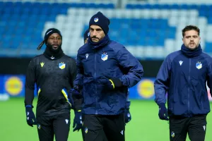 (ΦΩΤΟΣ/ΒΙΝΤΕΟ) Η προπόνηση του ΑΠΟΕΛ στο Molde Stadion 