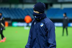 (ΦΩΤΟΣ/ΒΙΝΤΕΟ) Η προπόνηση του ΑΠΟΕΛ στο Molde Stadion 