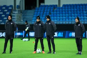 (ΦΩΤΟΣ/ΒΙΝΤΕΟ) Η προπόνηση του ΑΠΟΕΛ στο Molde Stadion 