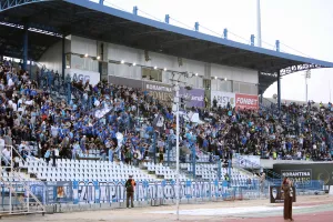 (Φώτος) Ο κόσμος στο Πάφος-ΑΠΟΕΛ