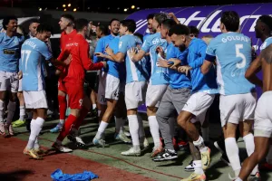 (ΒΙΝΤΕΟ kerkida) Έσβησαν τα φώτα και τραγούδησαν ξανά για την Παφάρα τους!