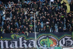 Μαζική παρουσία/ΑΕΚ