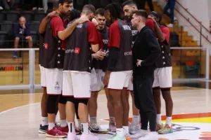 Έφυγε με "διπλό" η Πετρολίνα ΑΕΚ (Φώτος)