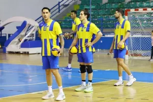 Βάφτηκε πράσινο... το "αιώνιο" (Φώτος)