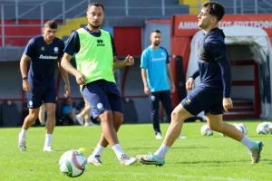 100... κλικς από την προπόνηση της Τρίτης