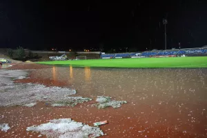 Τα πήρε... και τα σήκωσε (Φώτος)