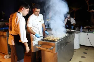 Το δείπνο της ΚΟΠ με κυπριακούς χορούς (Φώτος)
