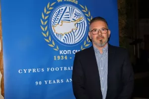 Το δείπνο της ΚΟΠ με κυπριακούς χορούς (Φώτος)