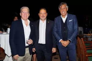 Το δείπνο της ΚΟΠ με κυπριακούς χορούς (Φώτος)