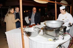 Το δείπνο της ΚΟΠ με κυπριακούς χορούς (Φώτος)