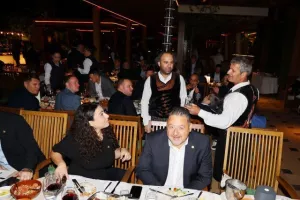 Το δείπνο της ΚΟΠ με κυπριακούς χορούς (Φώτος)