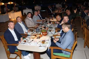 Το δείπνο της ΚΟΠ με κυπριακούς χορούς (Φώτος)