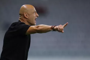 Γκούλα/"Σήμερα είναι μεγάλη μέρα για όλους- Τιμή μας να αγωνιζόμαστε μπροστά σας"