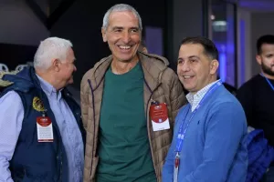 (Βίντεο/Φώτος) Τιμήθηκε και αποθεώθηκε ο Τσέποβιτς 