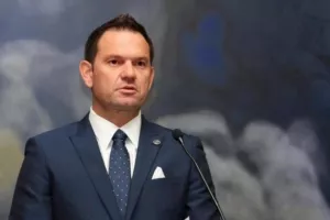 Χαμούλης!