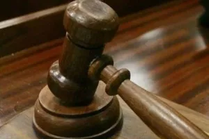 Κάθειρξη 10 ετών σε νοσηλευτή για ξυλοδαρμό ΑμεΑ