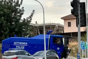 Ισχυρή αστυνομική δύναμη/ Αίαντας και... σκύλοι (Φώτος)