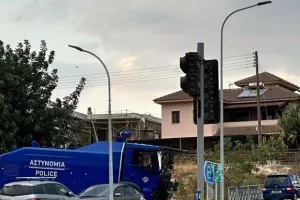 Ισχυρή αστυνομική δύναμη/ Αίαντας και... σκύλοι (Φώτος)