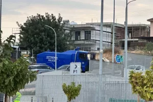 Ισχυρή αστυνομική δύναμη/ Αίαντας και... σκύλοι (Φώτος)