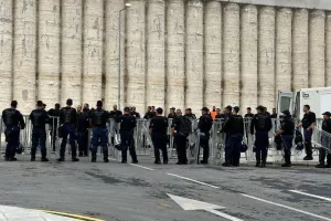 Ισχυρή αστυνομική δύναμη/ Αίαντας και... σκύλοι (Φώτος)