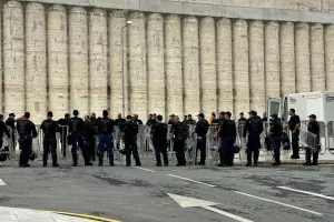 Ισχυρή αστυνομική δύναμη/ Αίαντας και... σκύλοι (Φώτος)