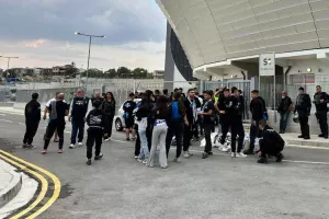 Νωρίς... οι Απολλωνίστες! (Φώτος)